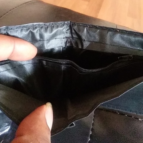 Wallets - Picture 3 of 4